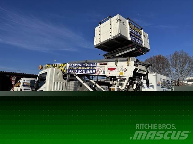 Nissan NT400 Plataformas sobre camión