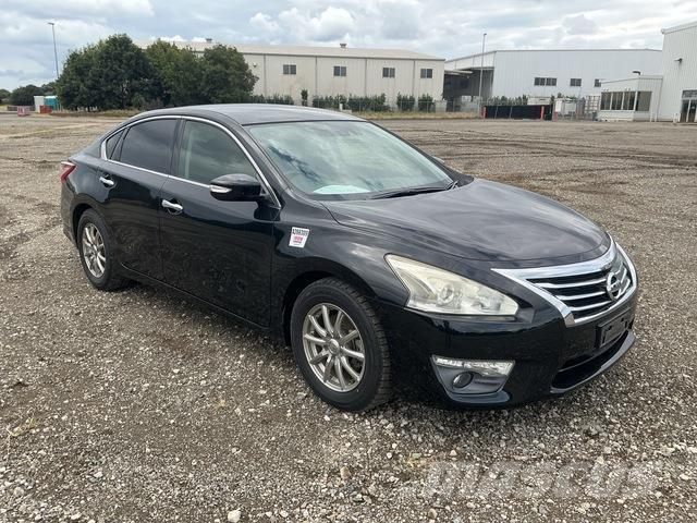 Nissan TEANA Coches