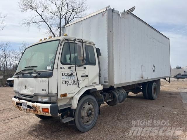 Nissan UD2600 Camiones caja cerrada