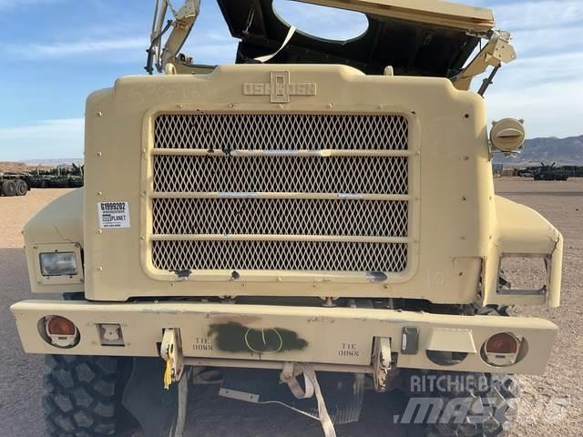Oshkosh  Camiones caja cerrada