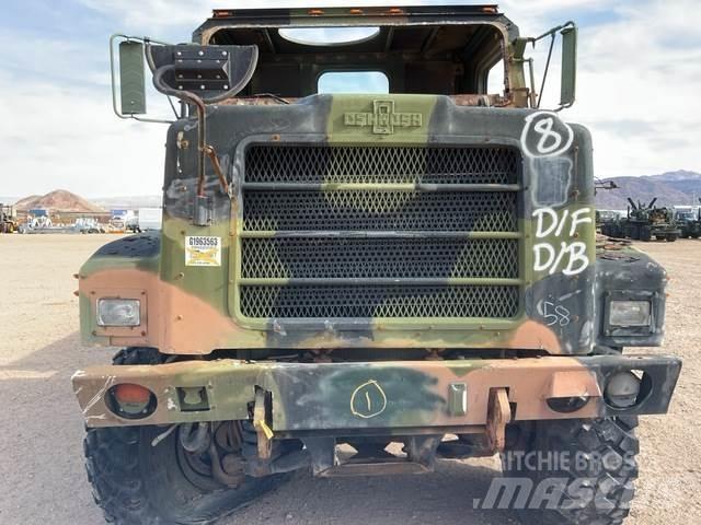 Oshkosh  Camiones caja cerrada