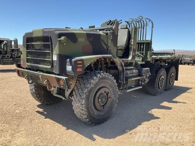 Oshkosh AMK23A1 Camiones caja cerrada