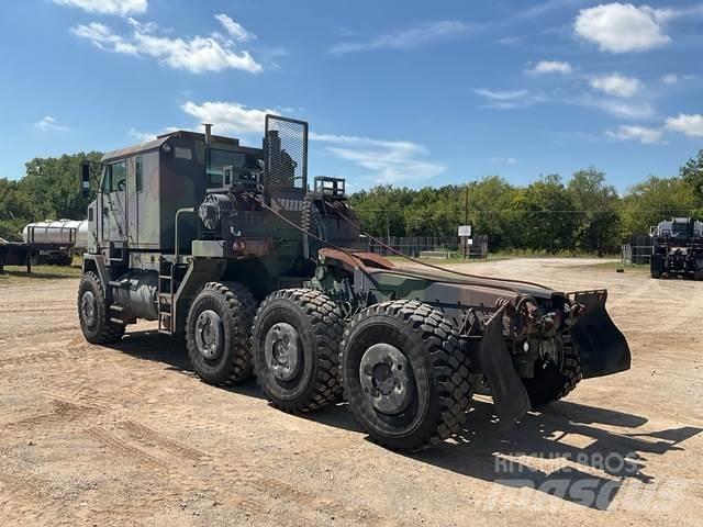 Oshkosh M1070 Grúas de vehículo