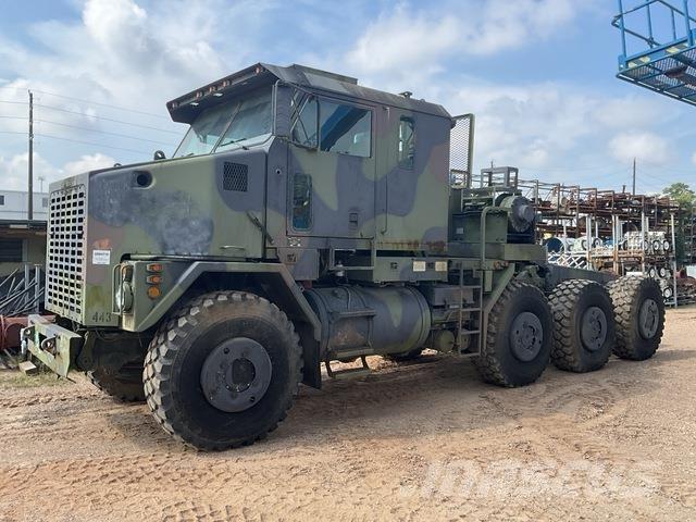 Oshkosh M1070 Grúas de vehículo