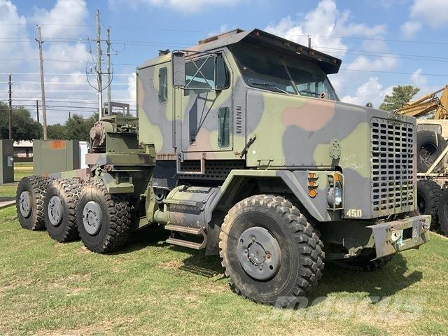 Oshkosh M1070 Grúas de vehículo
