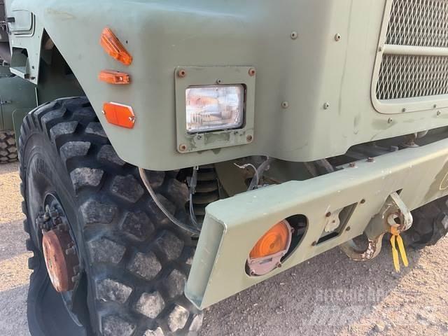 Oshkosh MK25 Camiones caja cerrada
