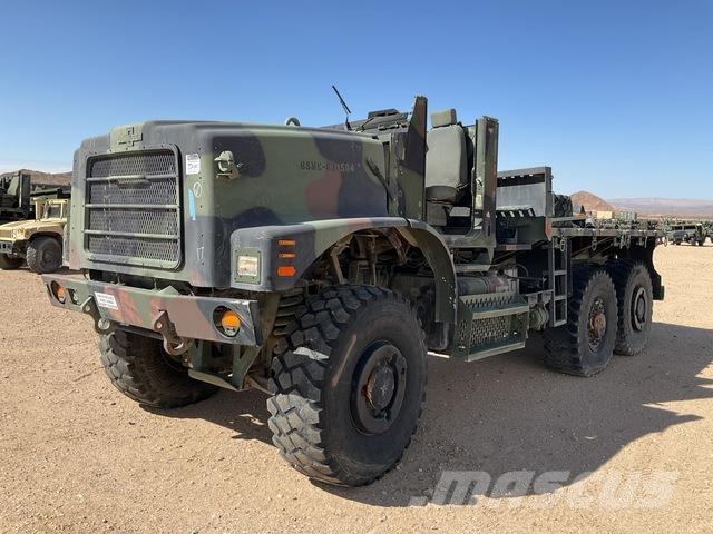 Oshkosh MTVR Camiones caja cerrada