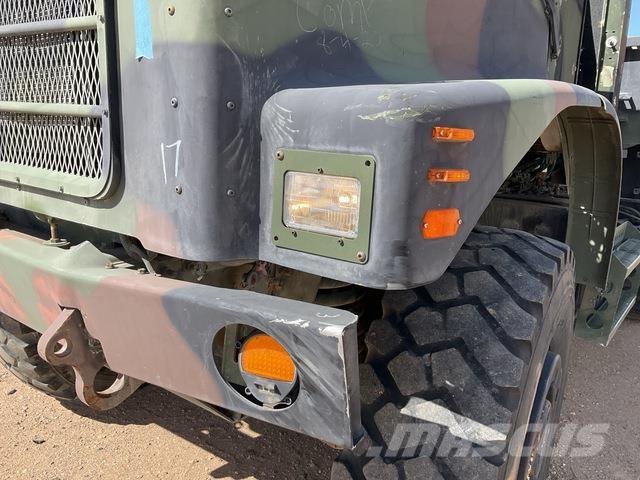 Oshkosh MTVR Camiones caja cerrada