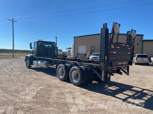 Peterbilt 330 Camiones plataforma