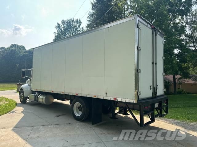 Peterbilt 337 Camiones caja cerrada
