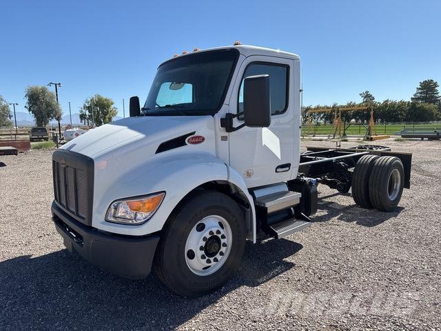 Peterbilt 537 Cabinas e interior