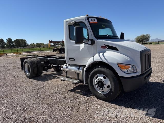 Peterbilt 537 Cabinas e interior