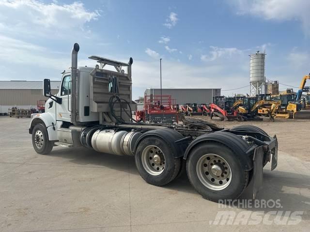 Peterbilt 567 Cabezas tractoras
