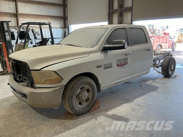 RAM 2500 Cabinas e interior