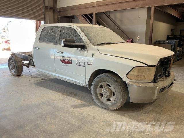 RAM 2500 Cabinas e interior