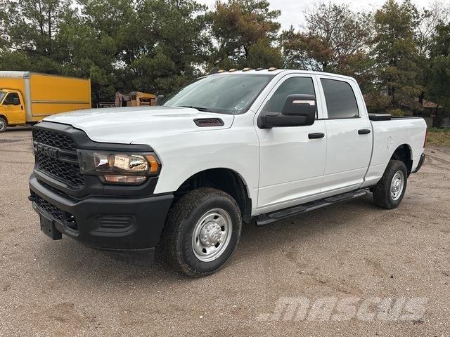RAM 2500 Furgonetas caja abierta