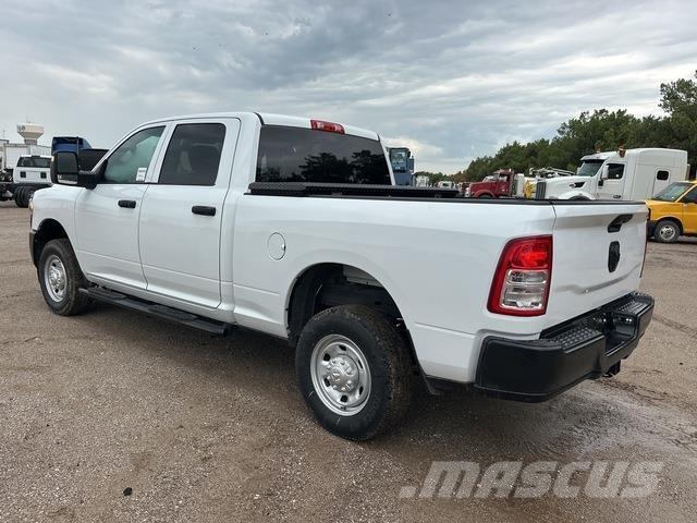 RAM 2500 Furgonetas caja abierta