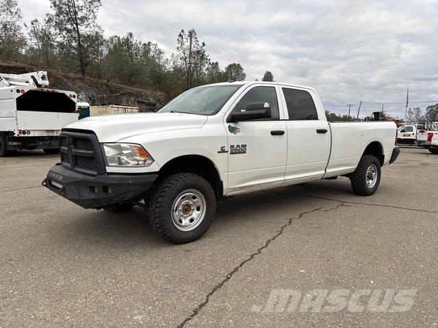 RAM 2500 Furgonetas caja abierta