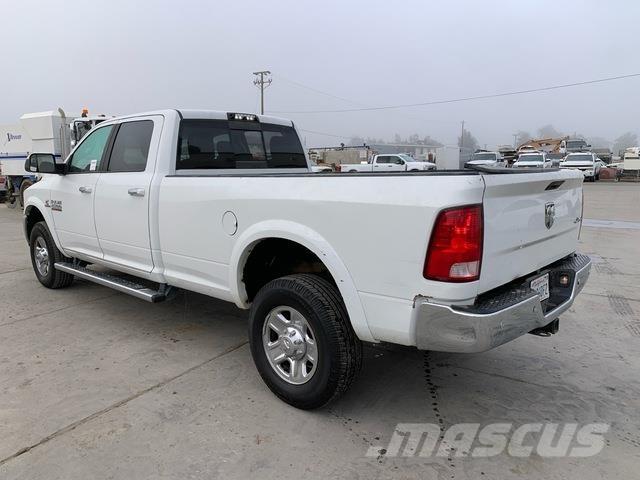 RAM 2500 Furgonetas caja abierta