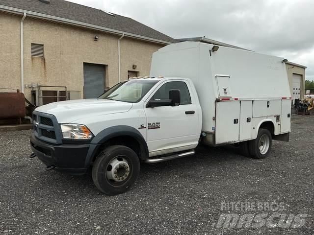 RAM 5500 Furgonetas caja abierta