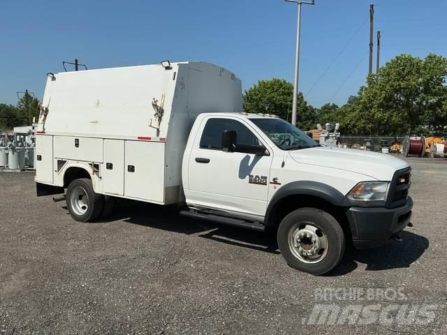 RAM 5500 Furgonetas caja abierta