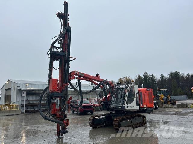 Sandvik DX800 Perforadoras de superficie