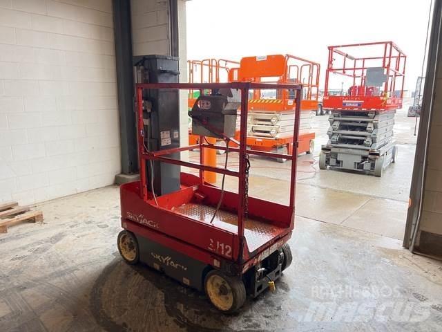 SkyJack SJ12 Ascensores de personal y montacargas de acceso