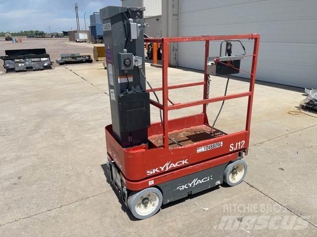 SkyJack SJ12 Ascensores de personal y montacargas de acceso