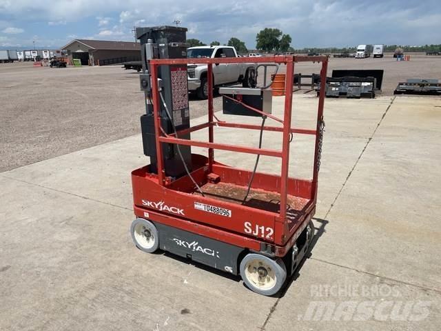 SkyJack SJ12 Ascensores de personal y montacargas de acceso