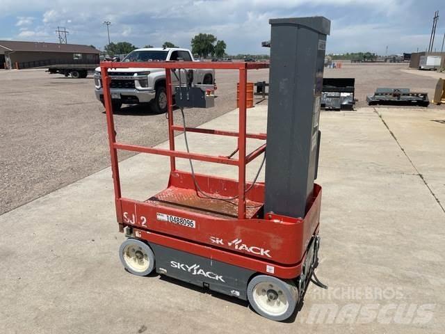 SkyJack SJ12 Ascensores de personal y montacargas de acceso