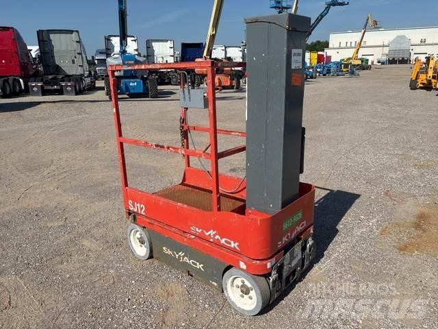 SkyJack SJ12 Ascensores de personal y montacargas de acceso