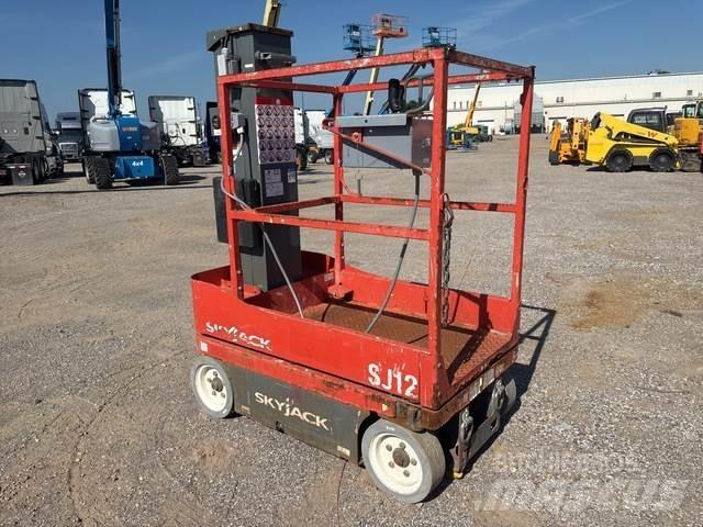 SkyJack SJ12 Ascensores de personal y montacargas de acceso