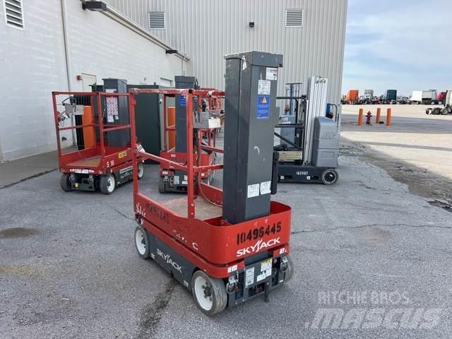 SkyJack SJ12 Ascensores de personal y montacargas de acceso