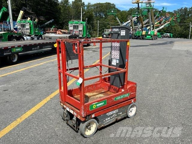 SkyJack SJ12 Ascensores de personal y montacargas de acceso