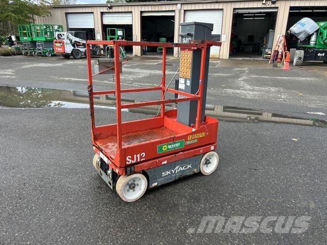 SkyJack SJ12 Ascensores de personal y montacargas de acceso