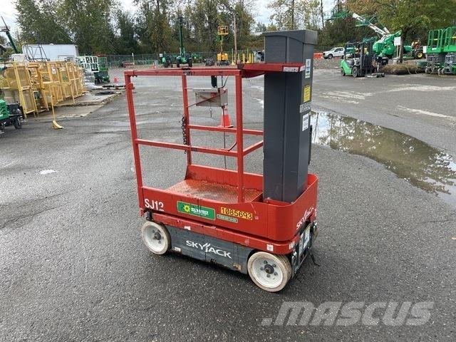 SkyJack SJ12 Ascensores de personal y montacargas de acceso