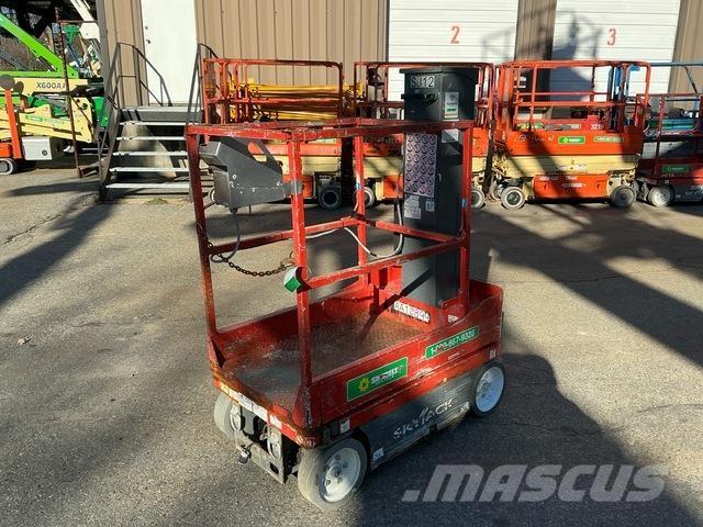 SkyJack SJ12 Ascensores de personal y montacargas de acceso