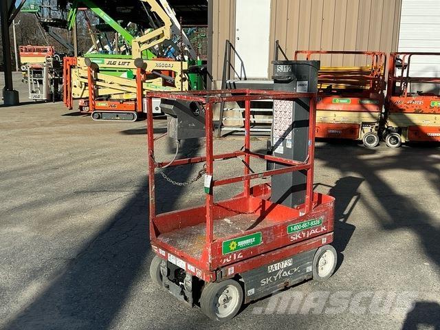SkyJack SJ12 Ascensores de personal y montacargas de acceso
