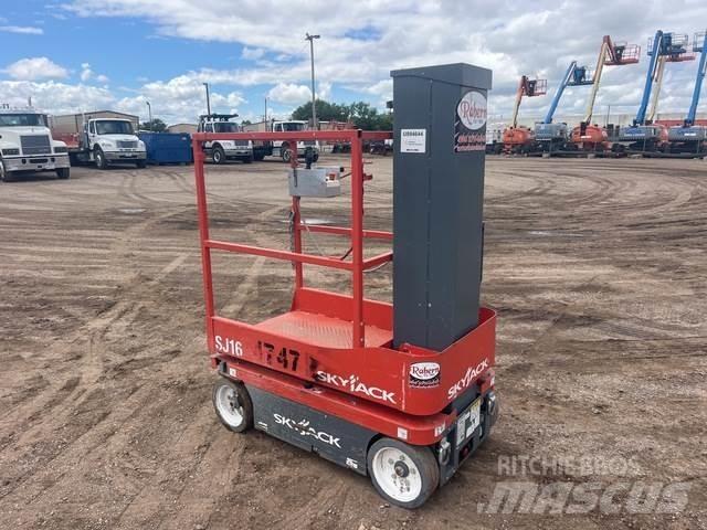 SkyJack SJ16 Ascensores de personal y montacargas de acceso