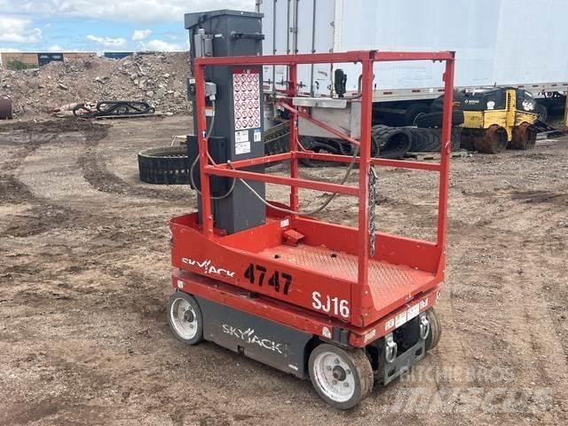 SkyJack SJ16 Ascensores de personal y montacargas de acceso