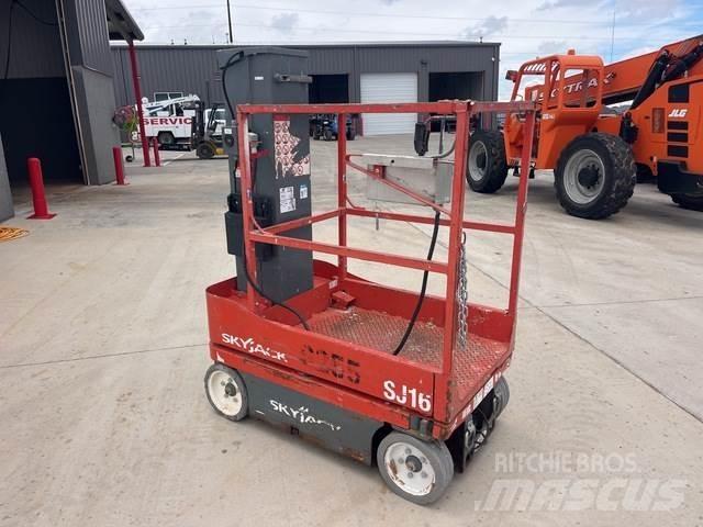 SkyJack SJ16 Ascensores de personal y montacargas de acceso