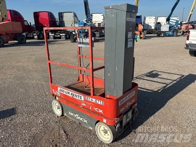 SkyJack SJ16 Ascensores de personal y montacargas de acceso