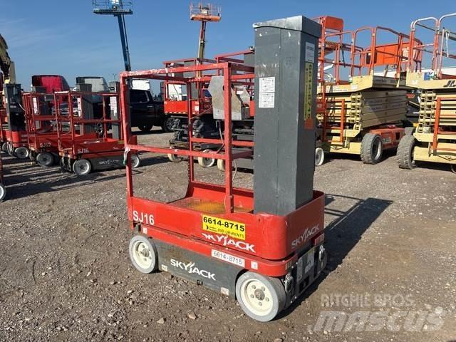 SkyJack SJ16 Ascensores de personal y montacargas de acceso