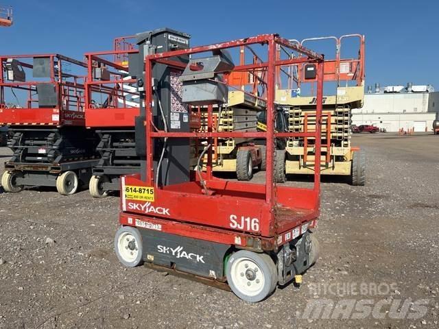 SkyJack SJ16 Ascensores de personal y montacargas de acceso