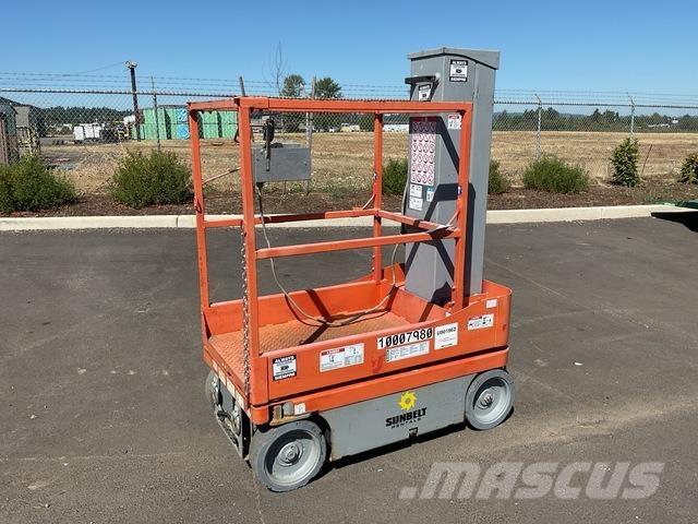 SkyJack SJ16 Ascensores de personal y montacargas de acceso