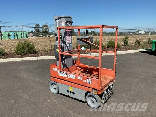 SkyJack SJ16 Ascensores de personal y montacargas de acceso
