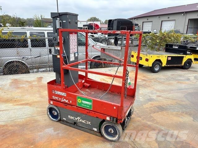 SkyJack SJ16 Ascensores de personal y montacargas de acceso