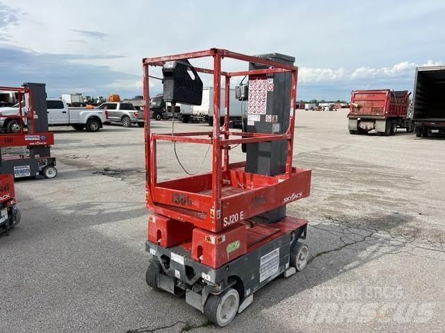 SkyJack SJ20E Ascensores de personal y montacargas de acceso