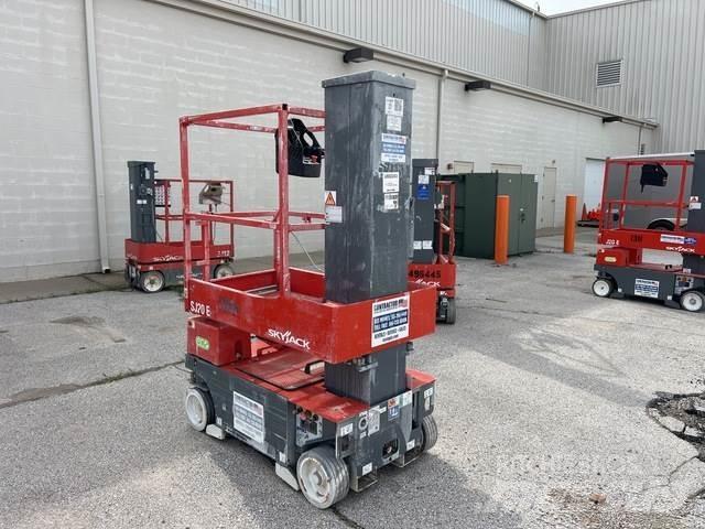 SkyJack SJ20E Ascensores de personal y montacargas de acceso