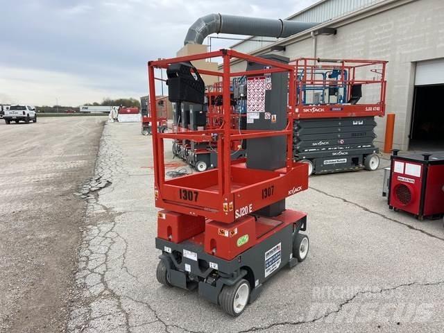SkyJack SJ20E Ascensores de personal y montacargas de acceso